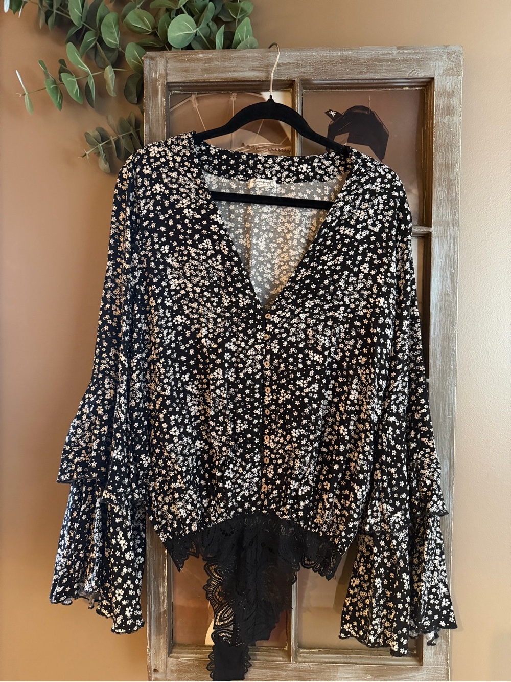Intimately Free People Black Floral Bell Sleeve Lace Bodysuit Fits Small